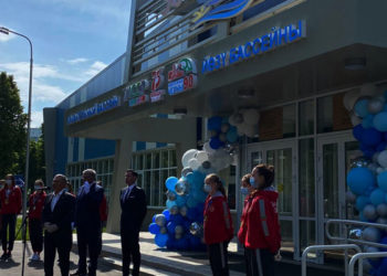 Минниханов открыл самый большой бассейн Набережных Челнов