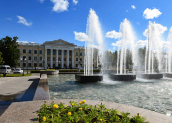 Рустам Минниханов и Марат Хуснуллин открыли Дворец культуры в Дербышках после капремонта