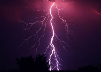 Жительницу Татарстан убило разрядом молнии