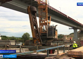 На мосту через реку Свияга начали обустраивать две последние опоры