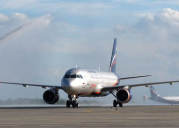 Рустам Минниханов встретил первый рейс самолёта имени Мусы Джалиля