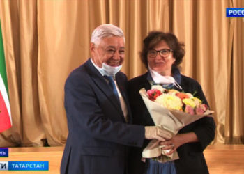 В Казанском Кремле вручили государственные награды выдающимся татарстанцам