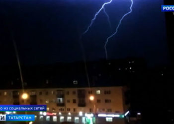 Казанцы сняли на видео ураган в Казани