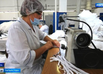 В Казанском Кремле вручили государственные награды выдающимся татарстанцам