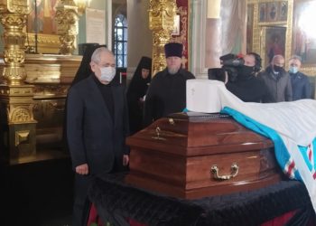 Минтимер Шаймиев простился с митрополитом Феофаном в Благовещенском соборе