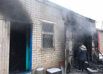 В Челнах при пожаре в гараже пострадал мужчина