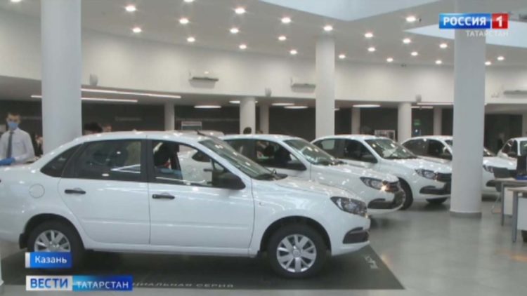 В Татарстане в этом году машинами обеспечат 36 пострадавших на производстве татарстанцев