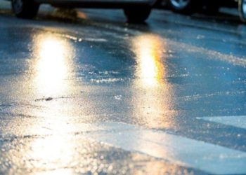 Татарстанцев предупредили о гололедице на дорогах