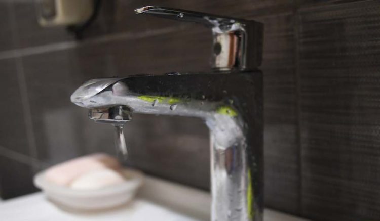 Казанцев предупредили о том, что вода из крана может окраситься в зеленый цвет