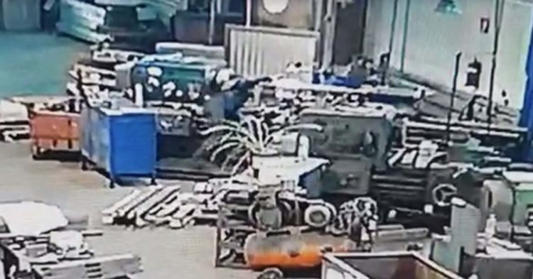 СК возбудил уголовное дело после гибели рабочего на производстве в Челнах