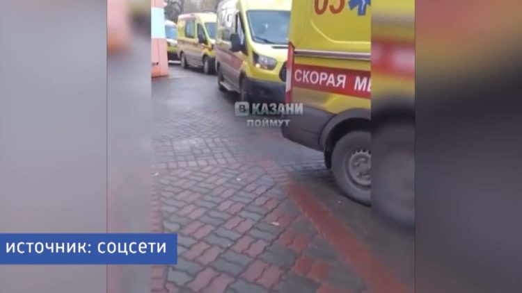 Минздрав РТ прокомментировал видео с очередью из скорых возле больницы Казани