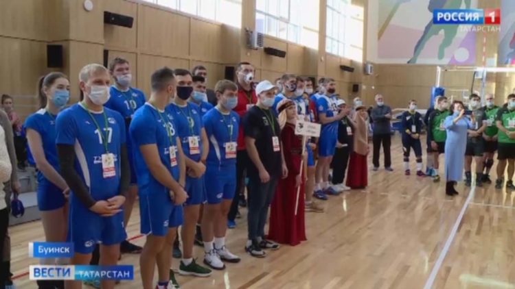 Рустам Минниханов провел ряд встреч и договорился о сотрудничестве с Сахалинской областью