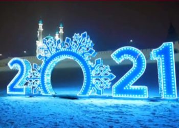 Рустам Минниханов опубликовал видео с красотами новогодней Казани