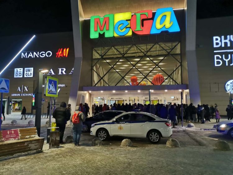 В Казани эвакуировали ТЦ «Мега»