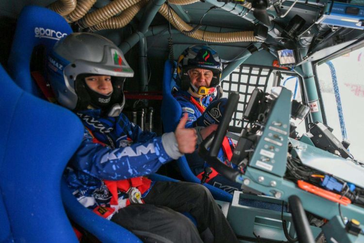 Рустам Минниханов прокатил 12-летнего Данияра на КАМАЗе