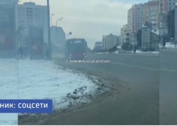 В центре Казани задымился пассажирский автобус