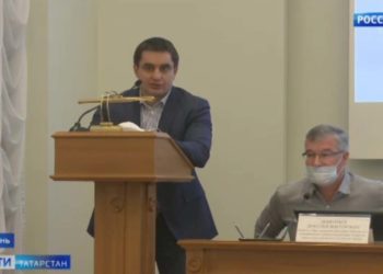 Рустам Минниханов наградил выдающихся татарстанцев