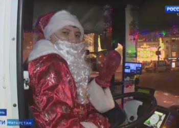 Новогодний троллейбус начал курсировать по улицам Казани