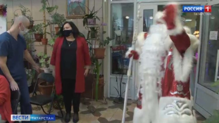 В казанском хосписе тяжелобольным детям организовали Новогоднюю елку