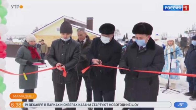 В Мамадыше сироты получили заветные ключи от квартир