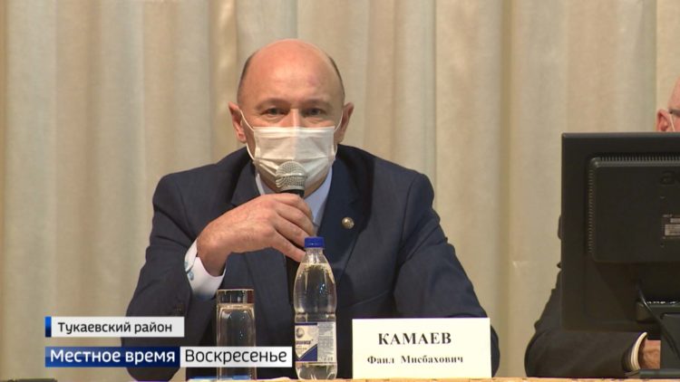 Глава Тукаевского района ответил на вопросы работников сельхозпредприятия, оказавшегося на грани закрытия