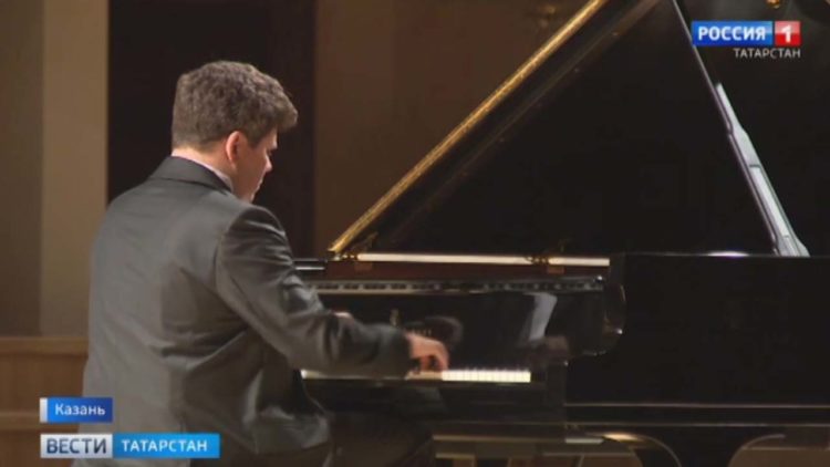 В Казани прошло официальное открытие главной ёлки