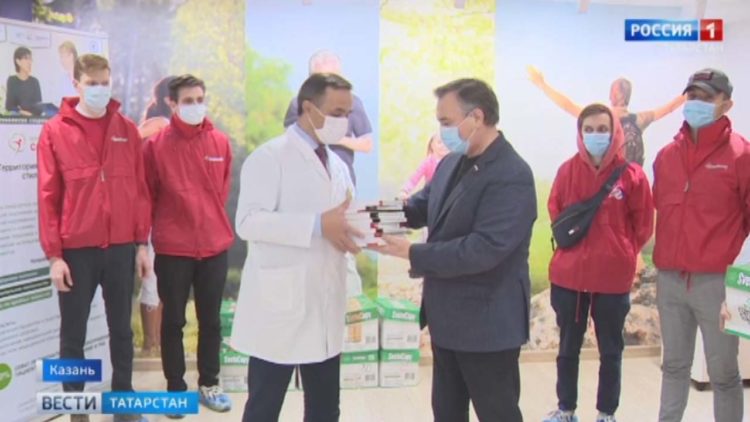 Книжный фонд РКБ получил более 300 книг от депутата Госдумы