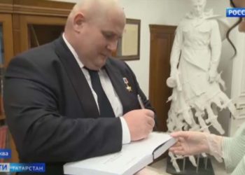 Герой России Ильяс Дауди презентовал книгу об афганской войне