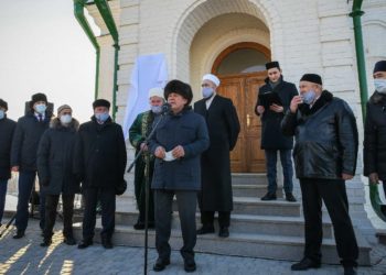 Президент РТ открыл отреставрированную мечеть в Атнинском районе