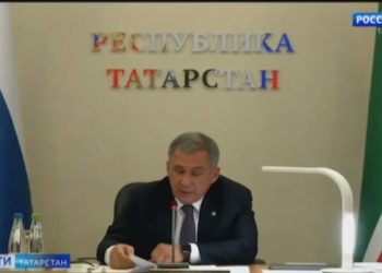 Новогодний троллейбус начал курсировать по улицам Казани