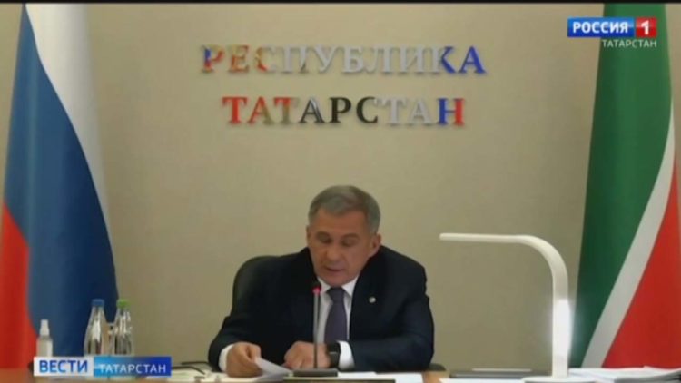 Новогодний троллейбус начал курсировать по улицам Казани