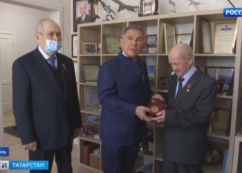 Минниханов и Шаймиев навестили героя социалистического труда Ильдуса Мостюкова