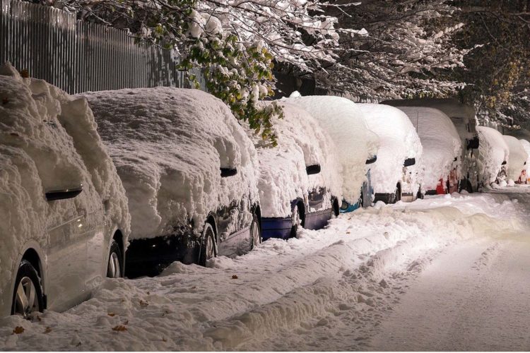 Более 80 единиц техники вывели на очистку дорог в Челнах