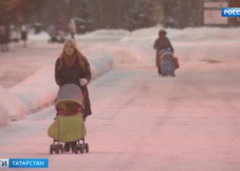 В Дербышках из-за прорыва канализации образовалось зловонное озеро