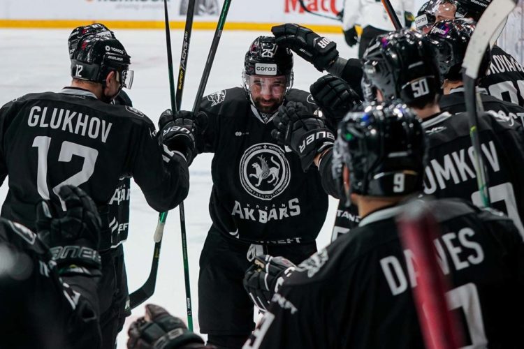 Рустам Минниханов поздравил «Ак Барс» с серией из 10 побед в КХЛ