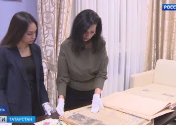 «Вести» изучили новогодние открытки и поздравления советских времен в Госмузее РТ