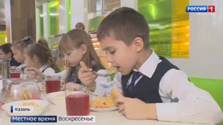 «Я не ожидала такого уровня»: в Казани запустили родительский контроль в школьных столовых