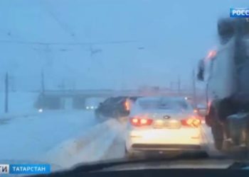 Десятибалльные пробки, аварии и закрытые трассы: последствия снегопада в Татарстане