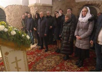 Владимир Путин встретил Рождество в церкви в Новгородской области