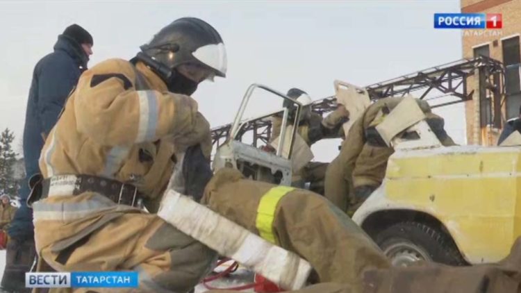 В Нижнекамске прошли соревнования пожарных-спасателей