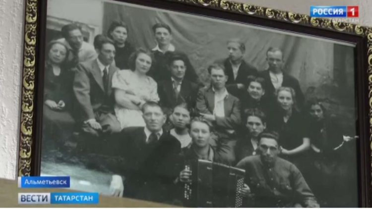 В музее Альметьевского драмтеатра организовали выставку к 115-летию татарского театра