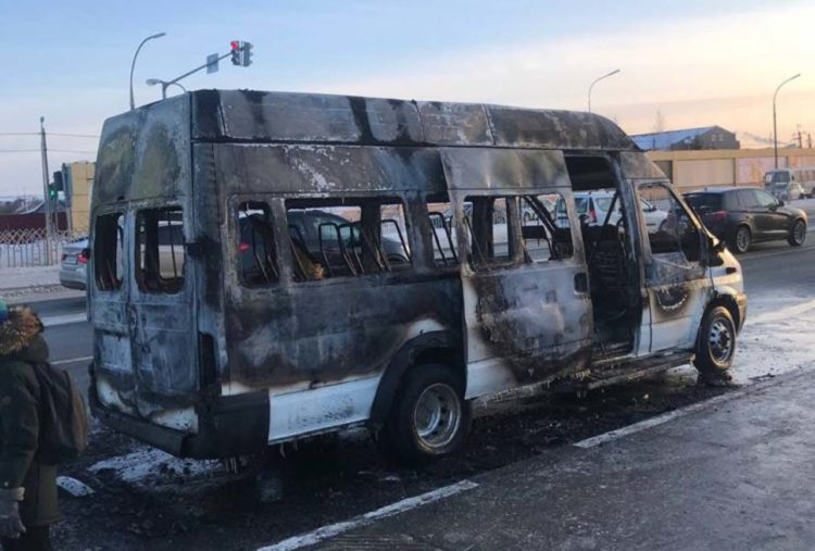 В Челнах подростки подожгли маршрутку. Прокуратура начала проверку