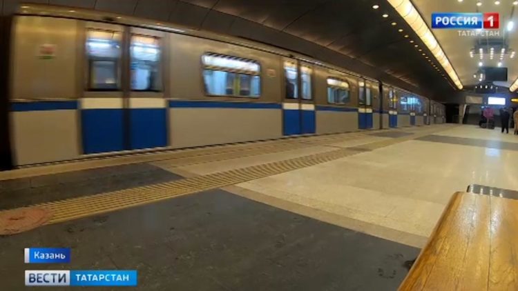 Цены на импортные розы и тюльпаны подскочили почти в два раза