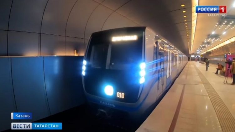 Цены на импортные розы и тюльпаны подскочили почти в два раза