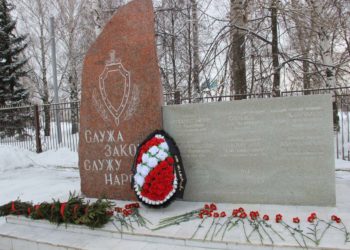 Буинцы почтили память земляков, погибших при исполнении служебных обязанностей