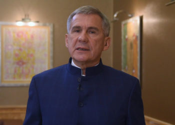 Рустам Минниханов поздравил военнослужащих с Днем защитника Отечества