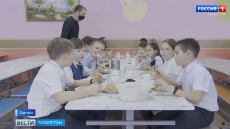 Роспотребнадзор и прокуратура проверили организацию питания в школах Заинска