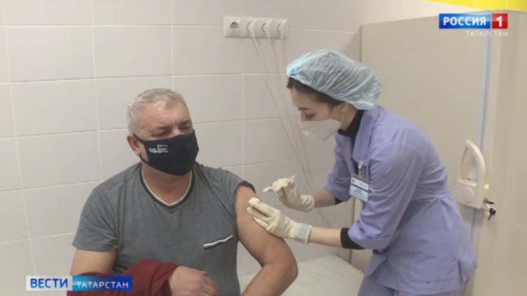 На предприятиях Татарстана коллективно записываются на вакцинацию от коронавируса