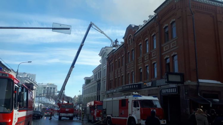 Пожар в казанском ГУМе потушен — МЧС