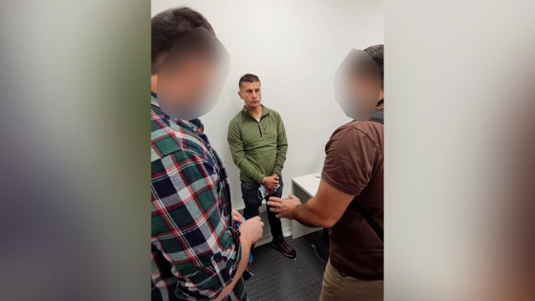 В Россию доставили колумбийца, ограбившего ювелирный магазин в Казани на 160 млн рублей